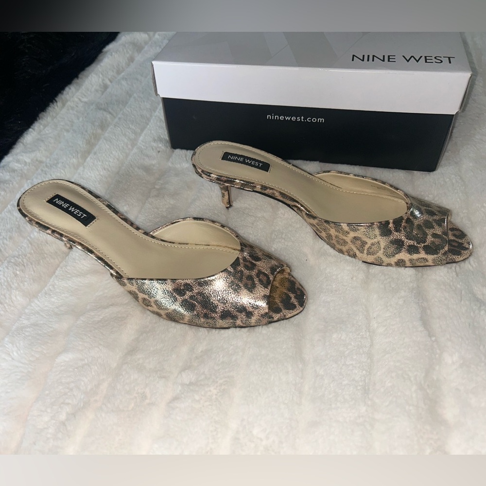 NEW Nine West Gold Leopard Print Heels